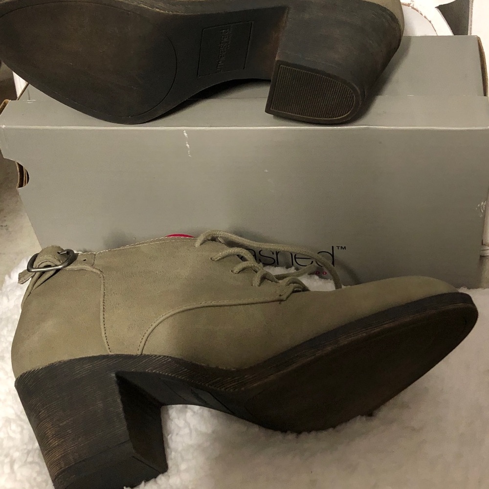 Lace Up Aankle Booties With Block Heel. - image 2